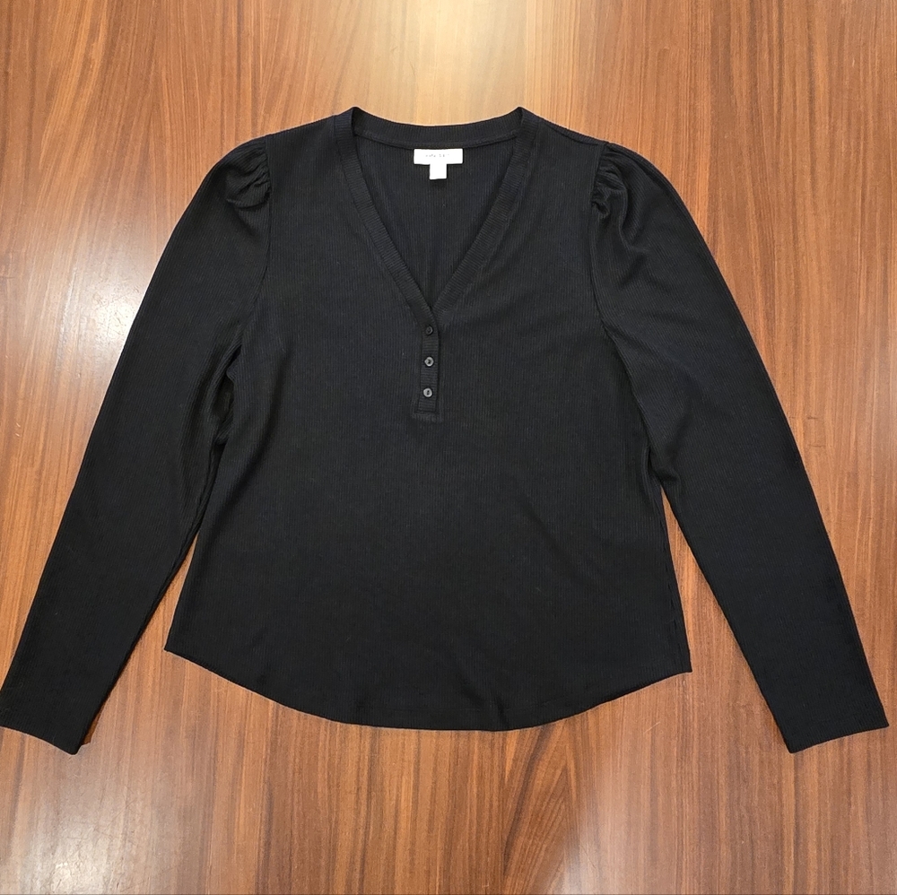 On 34th Black V-Neck Waffle Women's Top Size L